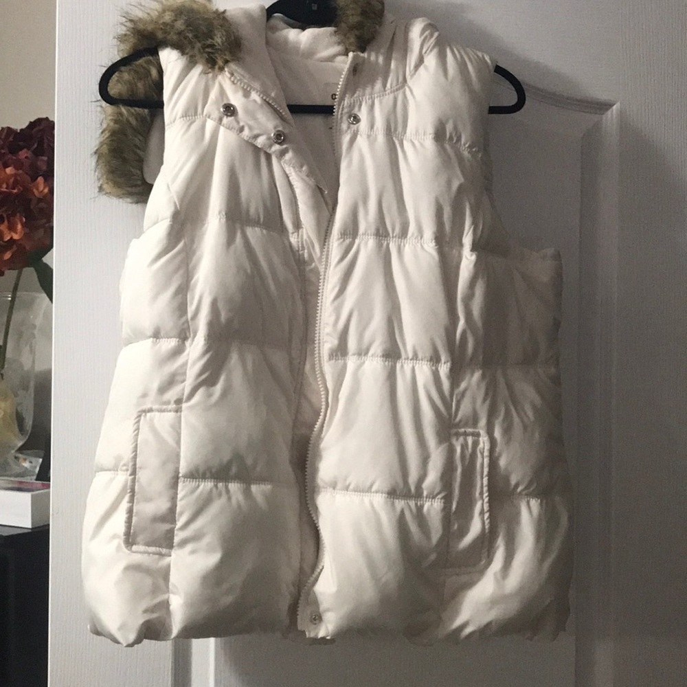 White puff vest jacket size large